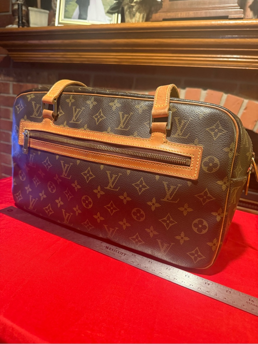 WOW POSHMARK - Authentic Louis Vuitton CITE GM Monogram